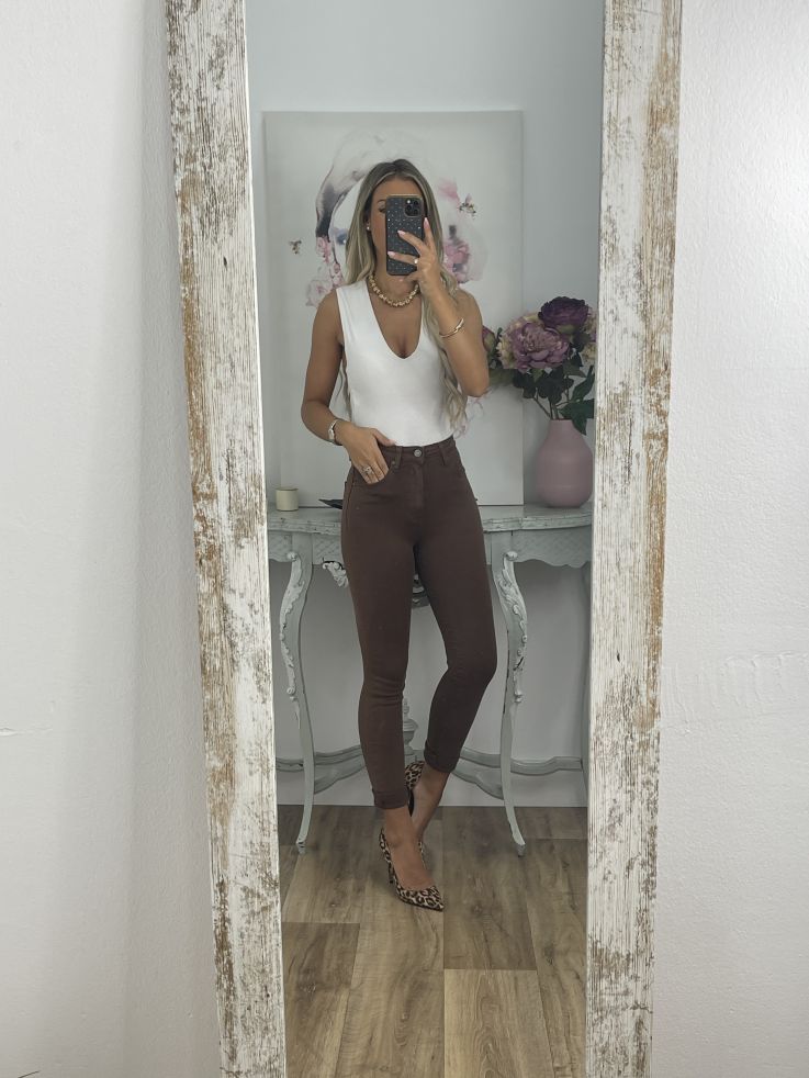 Jeans chocolate etiqueta roja