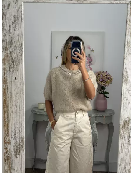 Jersey beige manga corta con cuello de piedras