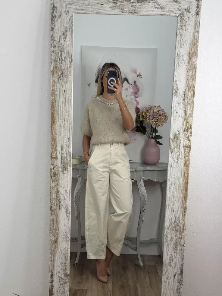 Jersey beige manga corta con cuello de piedras