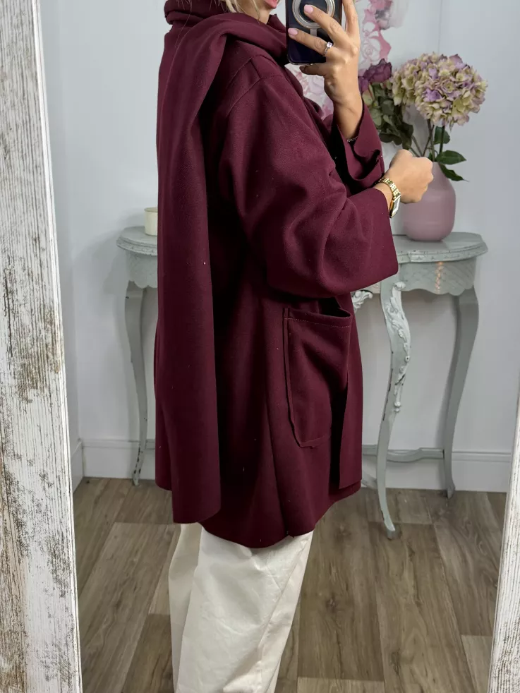 Chaqueta tipo capa burdeos