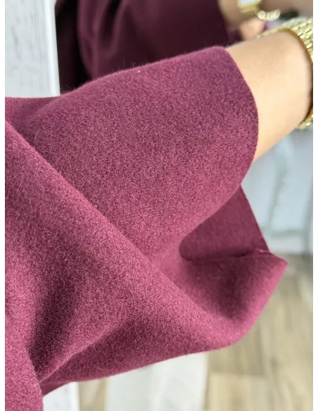 Chaqueta tipo capa burdeos