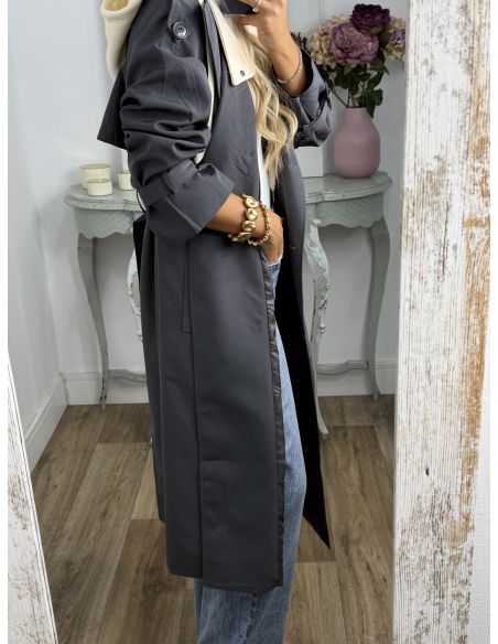 Gabardina gris con capucha