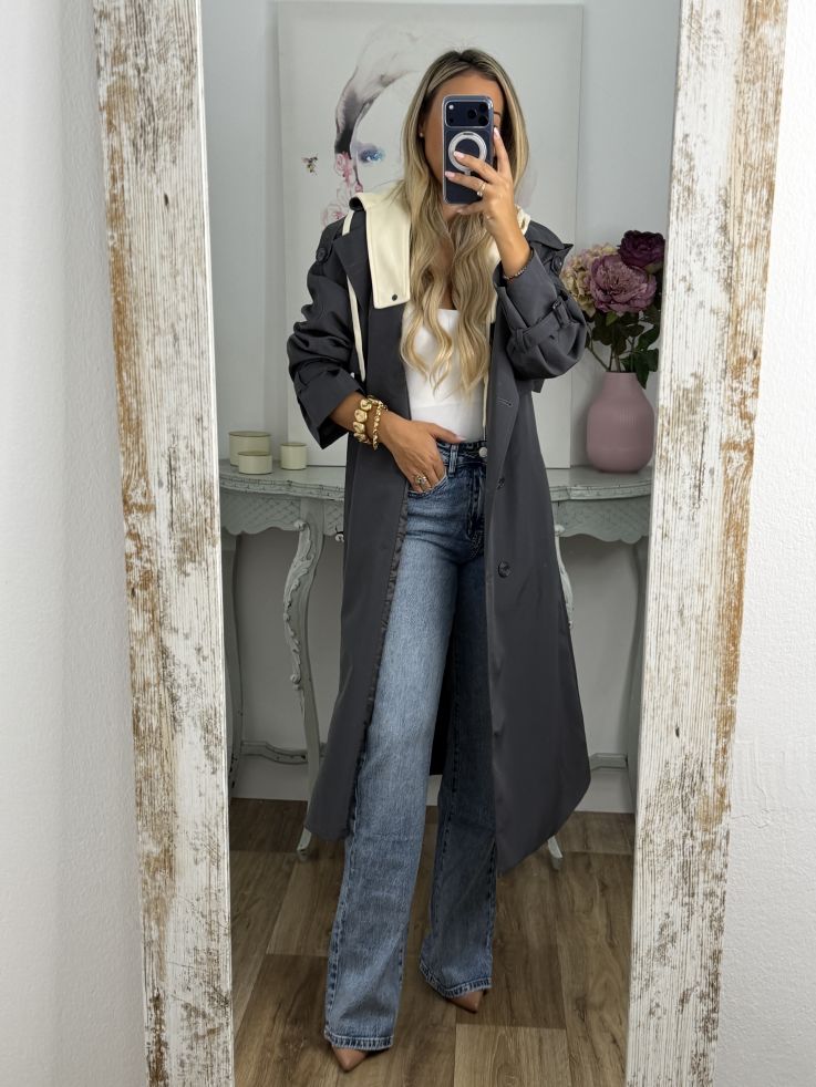 Gabardina gris con capucha