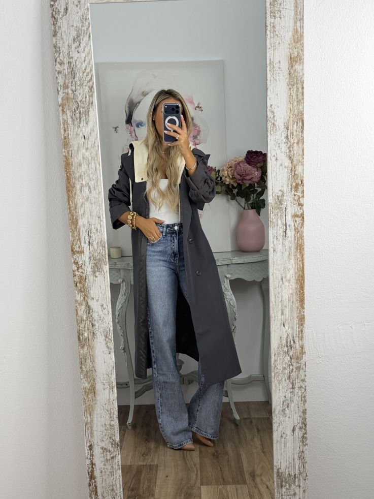 Gabardina gris con capucha