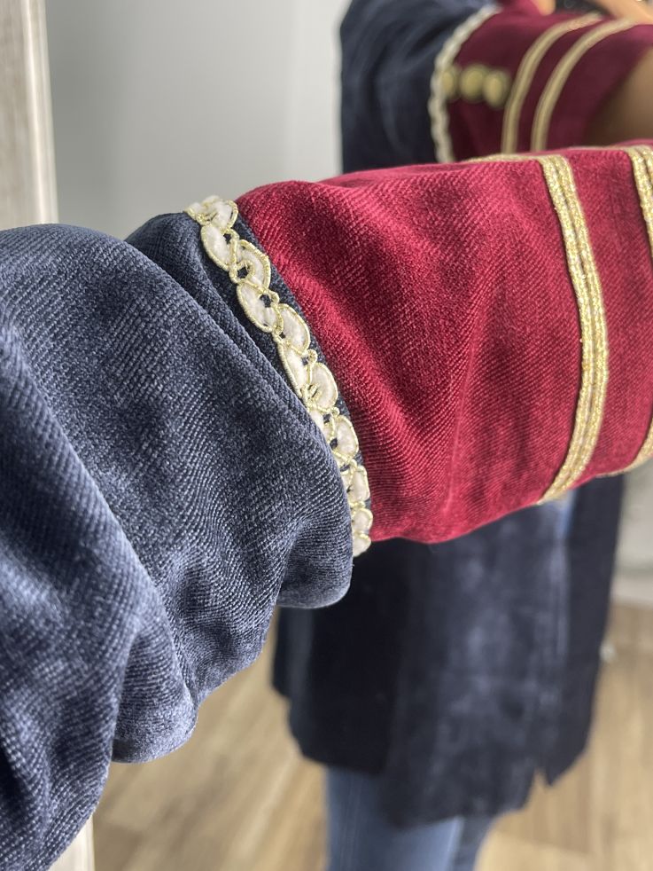 Levita corte militar azul y vino