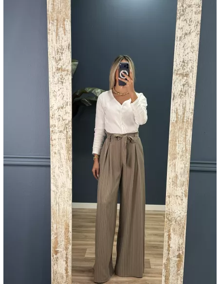 Pantalón Fidas raya diplomática taupe