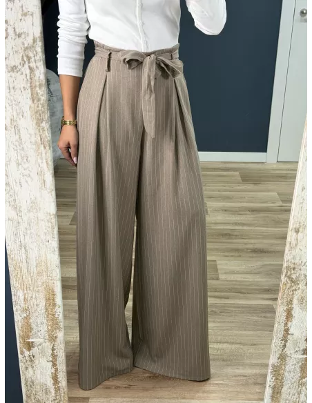 Pantalón Fidas raya diplomática taupe