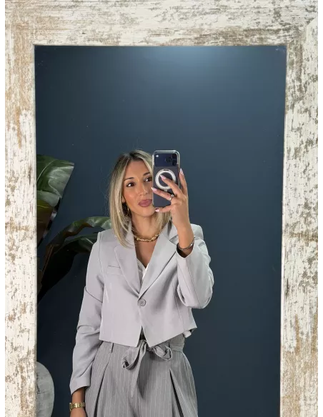 Chaqueta Crop gris