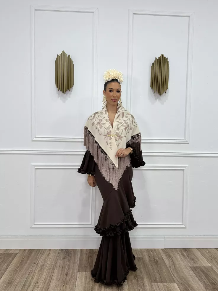 Mantón bordado beige y tostado