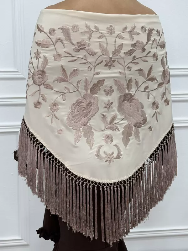 Mantón bordado beige y tostado