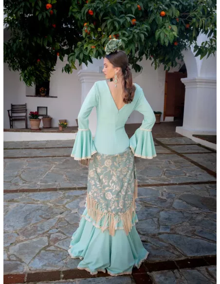 Mantón Rocio bordado verde agua y beige