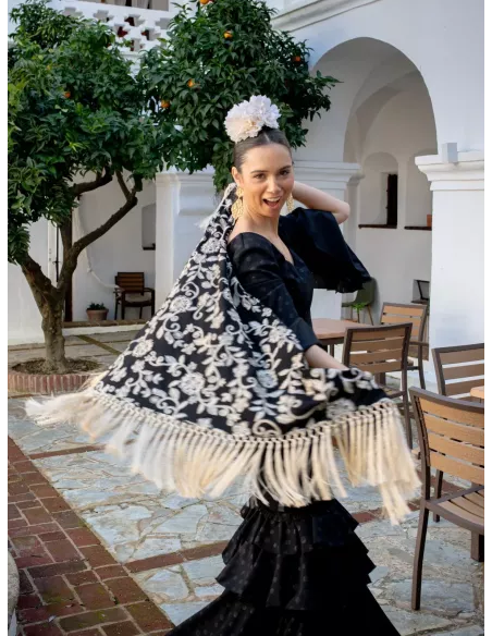 Mantón Rocio bordado negro y beige
