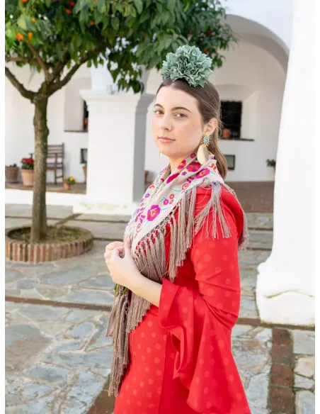 Piquillo grisáceo bordado