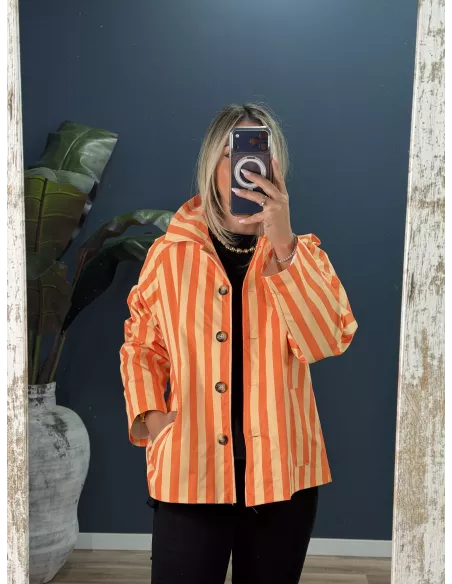 Chaqueta cortavientos de rayas naranja y amarillo