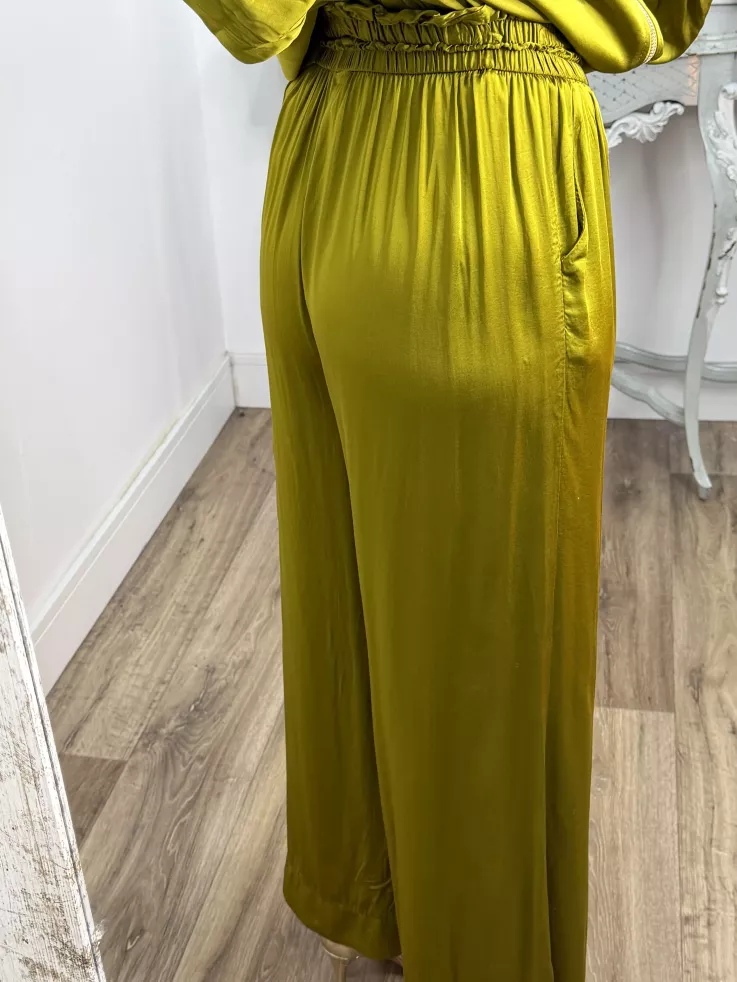 Conjunto Lucrecia satinado lima