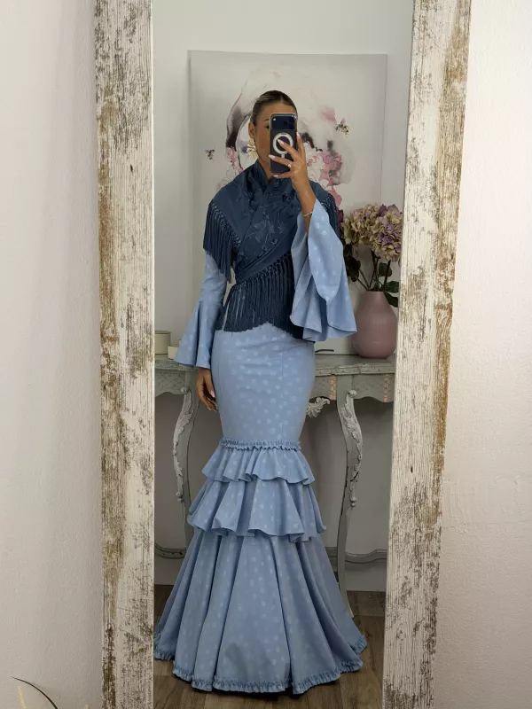 Mantón bordado unicolor azul