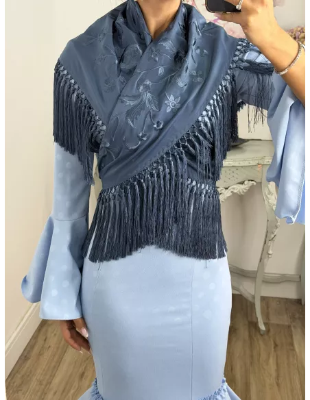 Mantón bordado unicolor azul