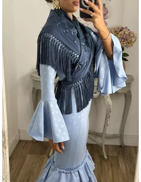 Mantón bordado unicolor azul