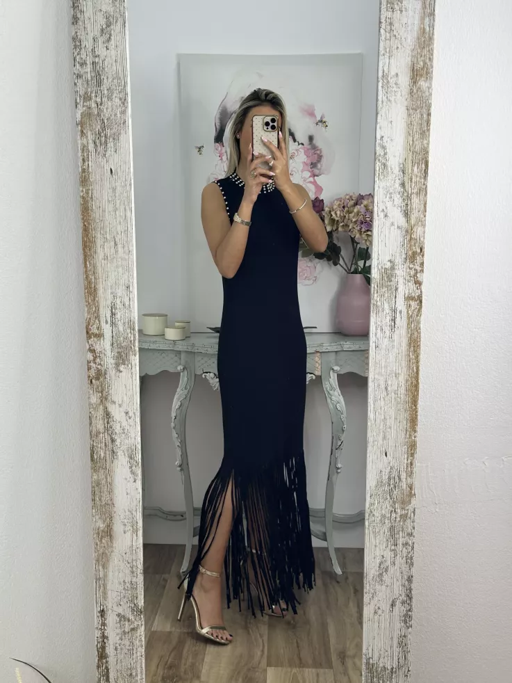 Vestido negro tachuelas y flecos
