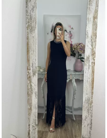 Vestido negro tachuelas y flecos