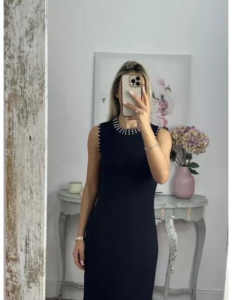 Vestido negro tachuelas y flecos