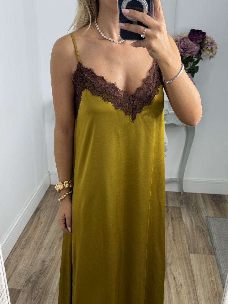 Vestido lencero largo mostaza