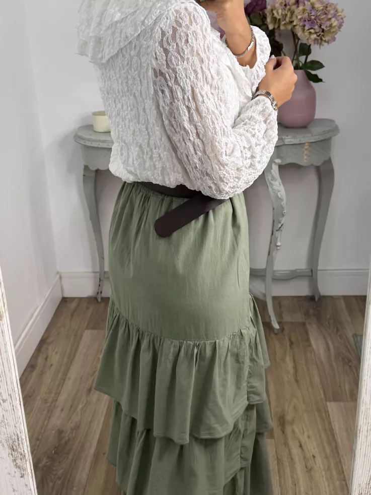Falda verde volante con cinturón