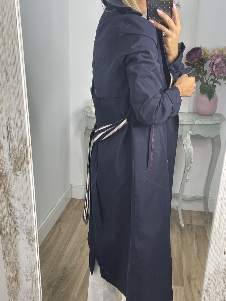 Gabardina azul marino cinturón raya