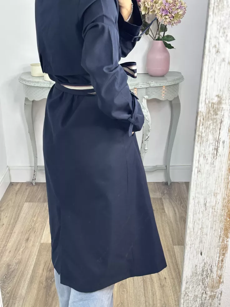 Gabardina azul marino cinturón raya