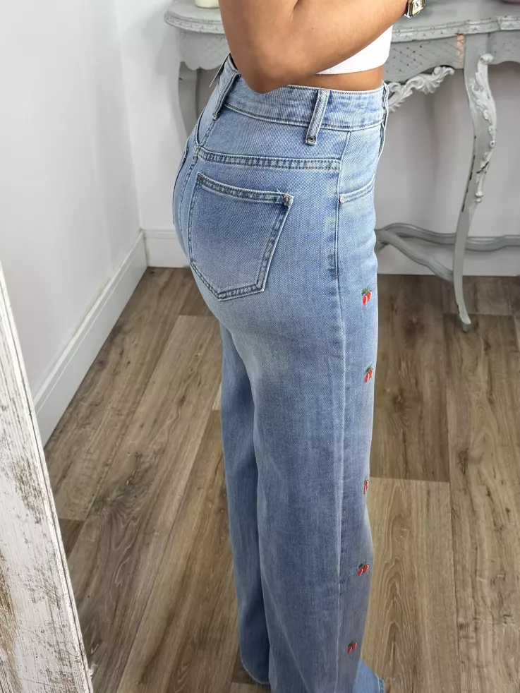 Jeans cerezas rojas