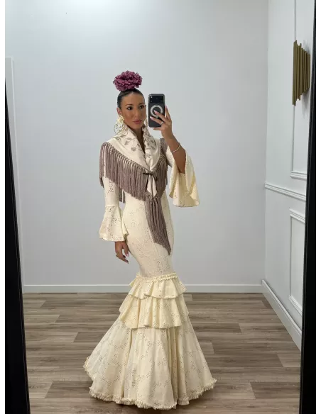 Vestido flamenca perforado beige