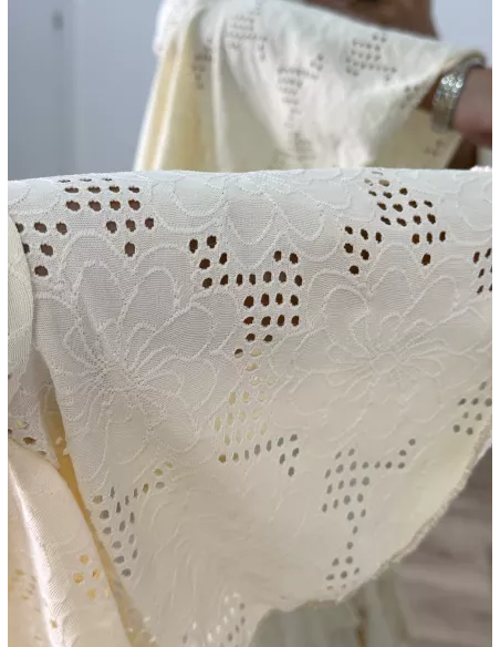 Vestido flamenca perforado beige