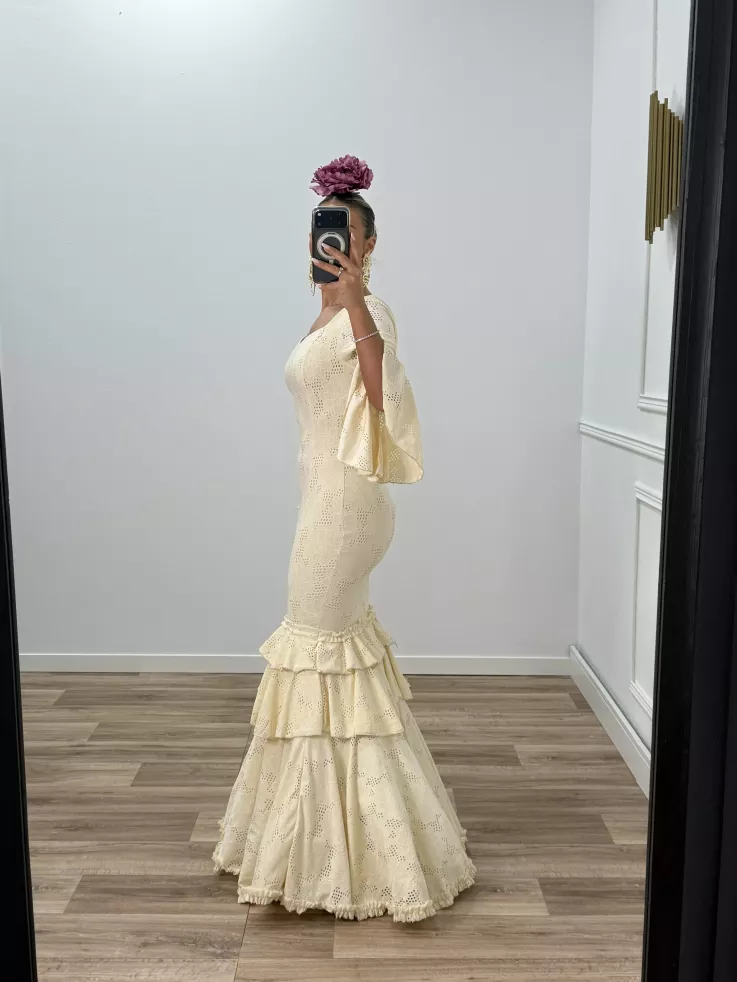 Vestido flamenca perforado beige