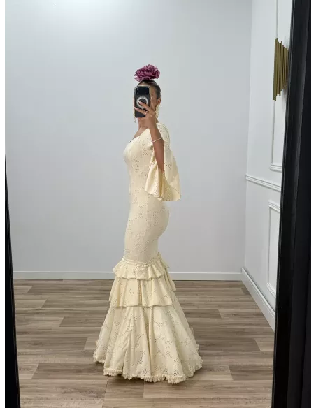 Vestido flamenca perforado beige