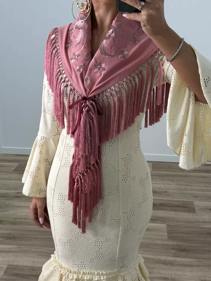 Mantón bordado unicolor rosa