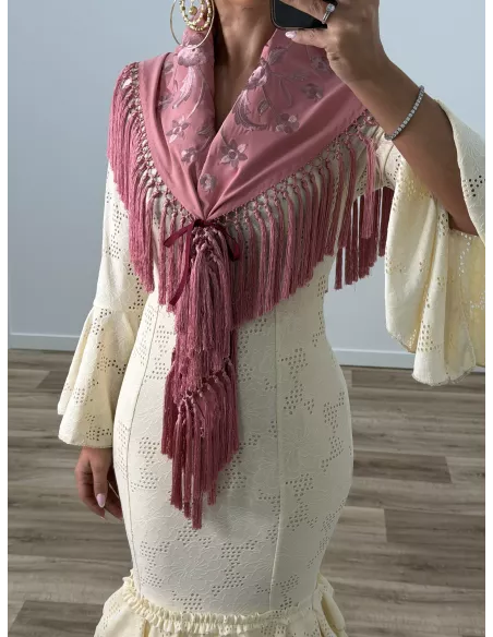 Mantón bordado unicolor rosa