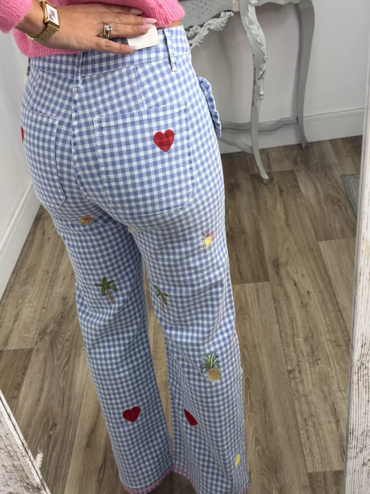 Jeans cuadros vichy azul bordados