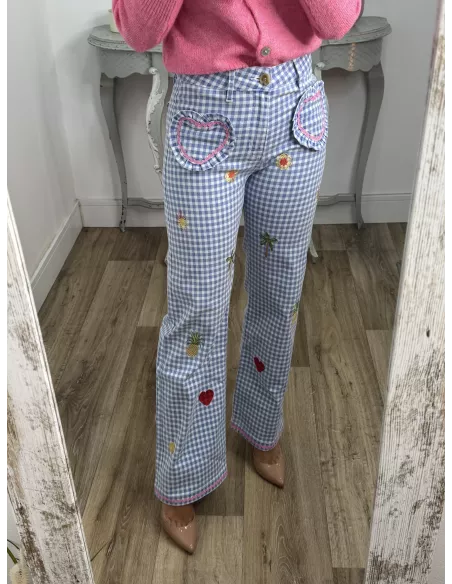 Jeans cuadros vichy azul bordados