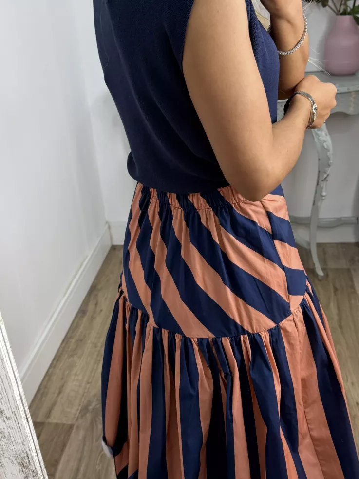 Falda rayas azul y rosa volantes