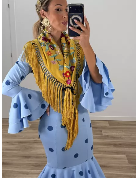 Mantón bordado amarillo
