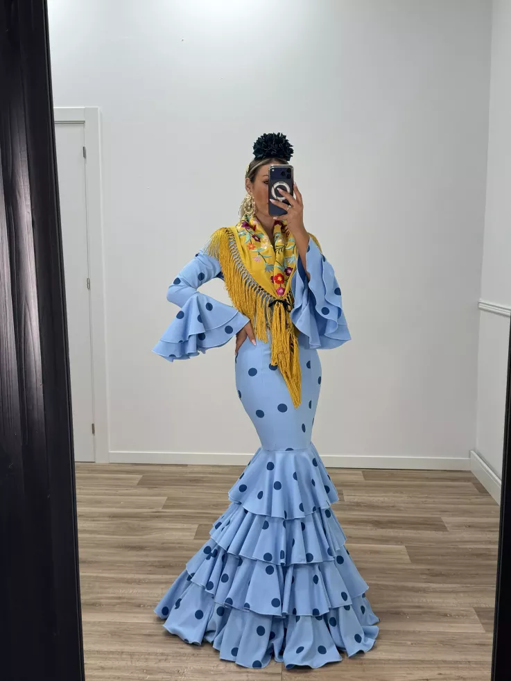 Mantón bordado amarillo