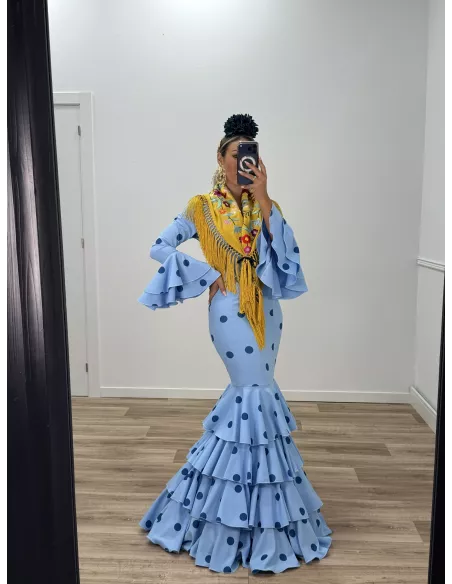 Mantón bordado amarillo