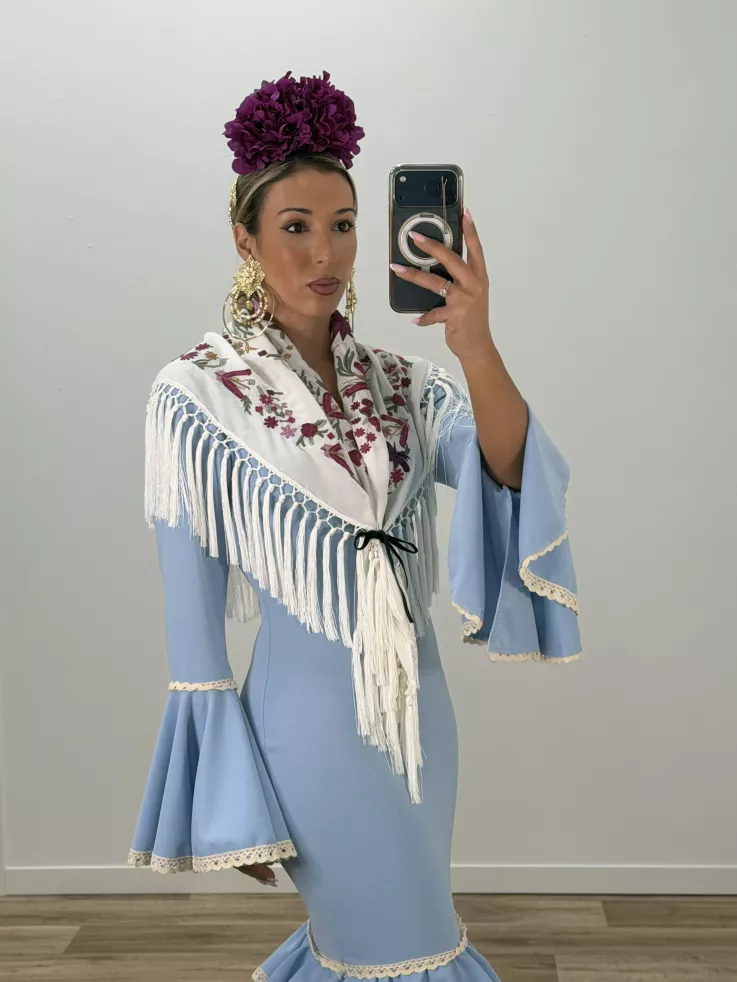 Mantón bordado blanco