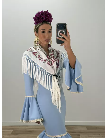 Mantón bordado blanco