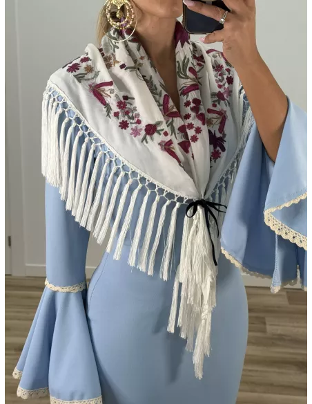 Mantón bordado blanco