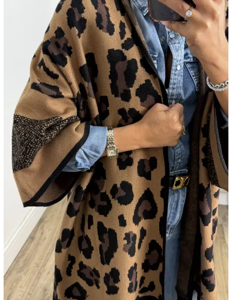 Cardigan print oscuro flecos