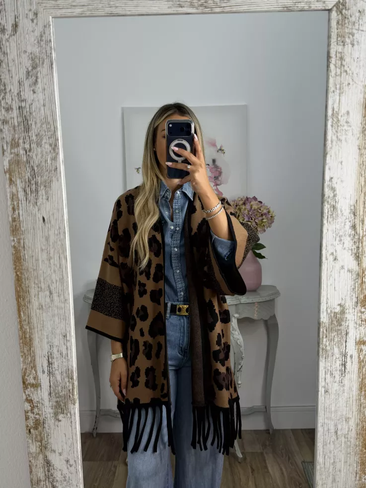 Cardigan print oscuro flecos
