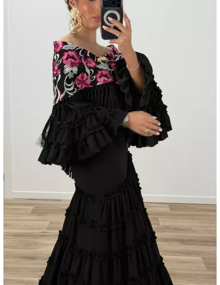 Mantón Rocio negro bordado buganvilla