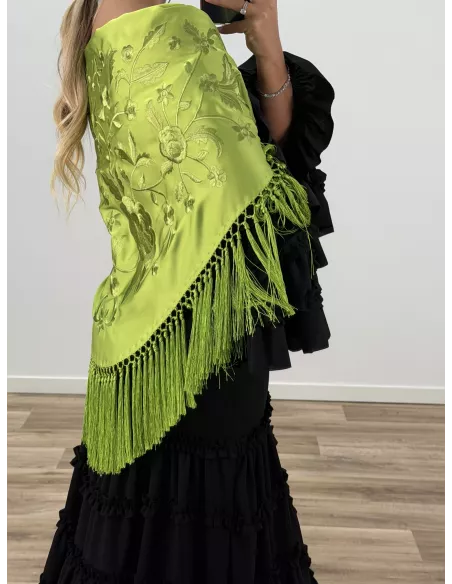 Mantón bordado unicolor lima