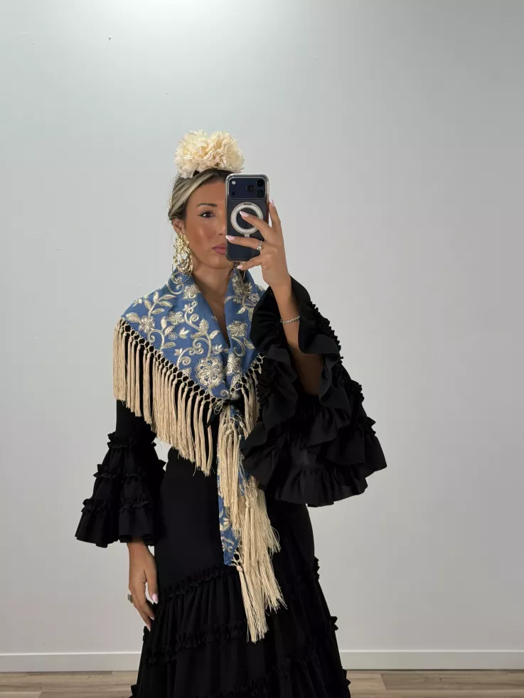 Mantón Rocio bordado azul y beige